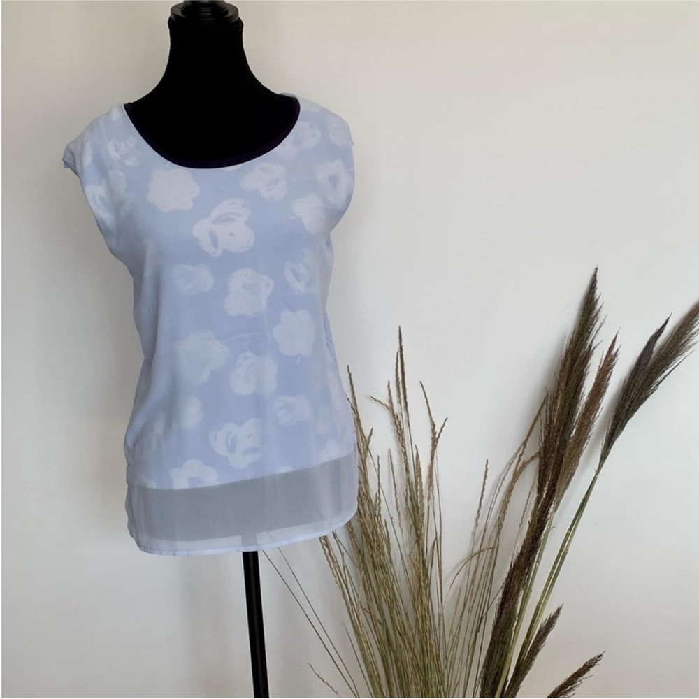 RW&CO. Light Blue Floral Women's Blouse Size S